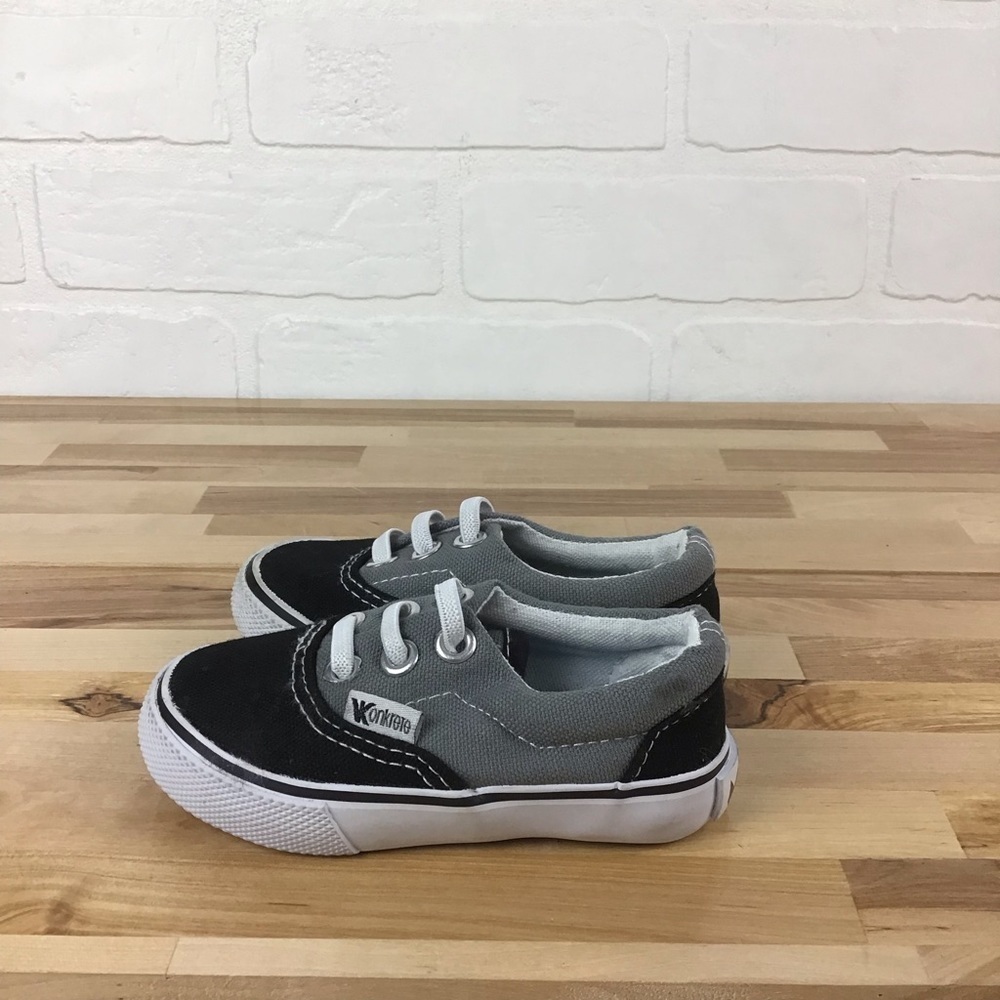 Konkrete skateboarder baby shoes size 4